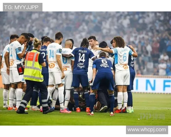 球员比赛中晕倒送医，所幸无生命危险